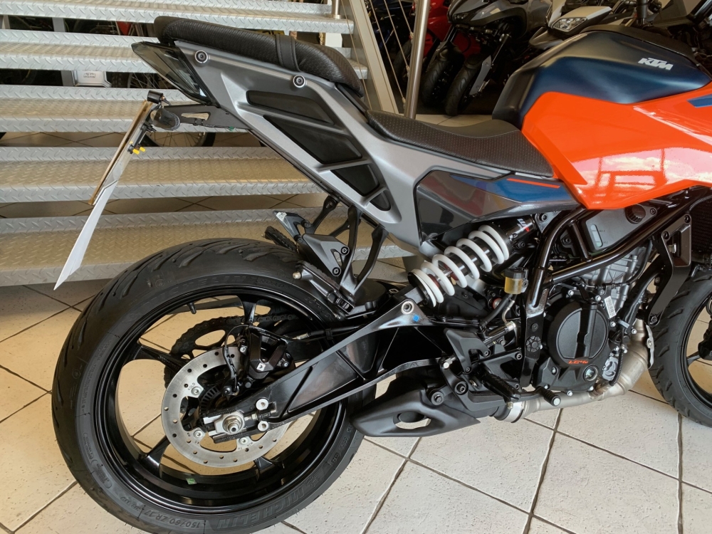 KTM Duke 125
