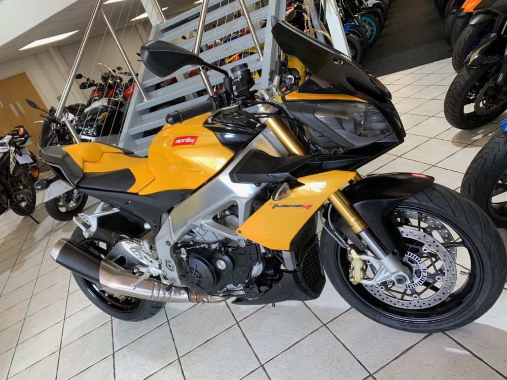 Aprilia Tuono V4 APRC