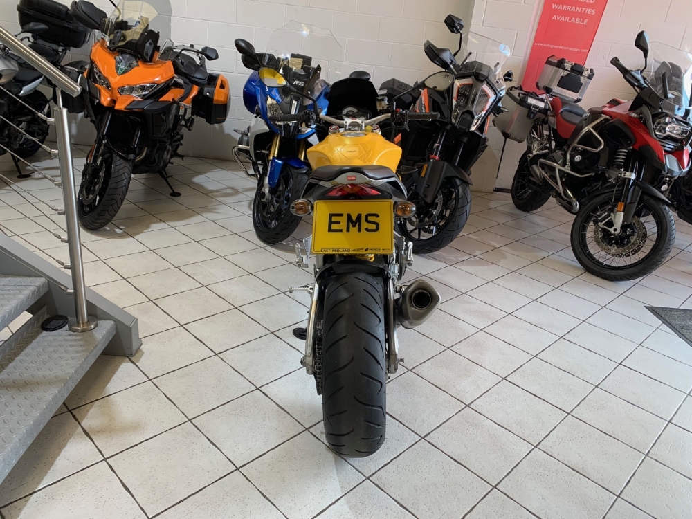 Aprilia Tuono V4 APRC