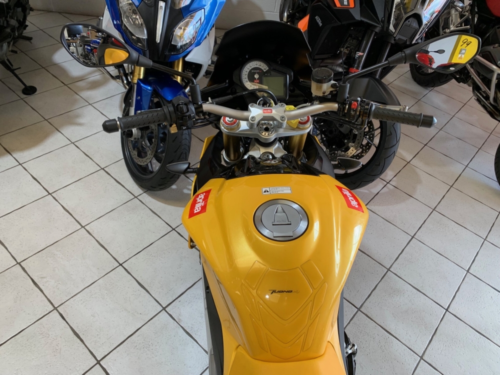 Aprilia Tuono V4 APRC