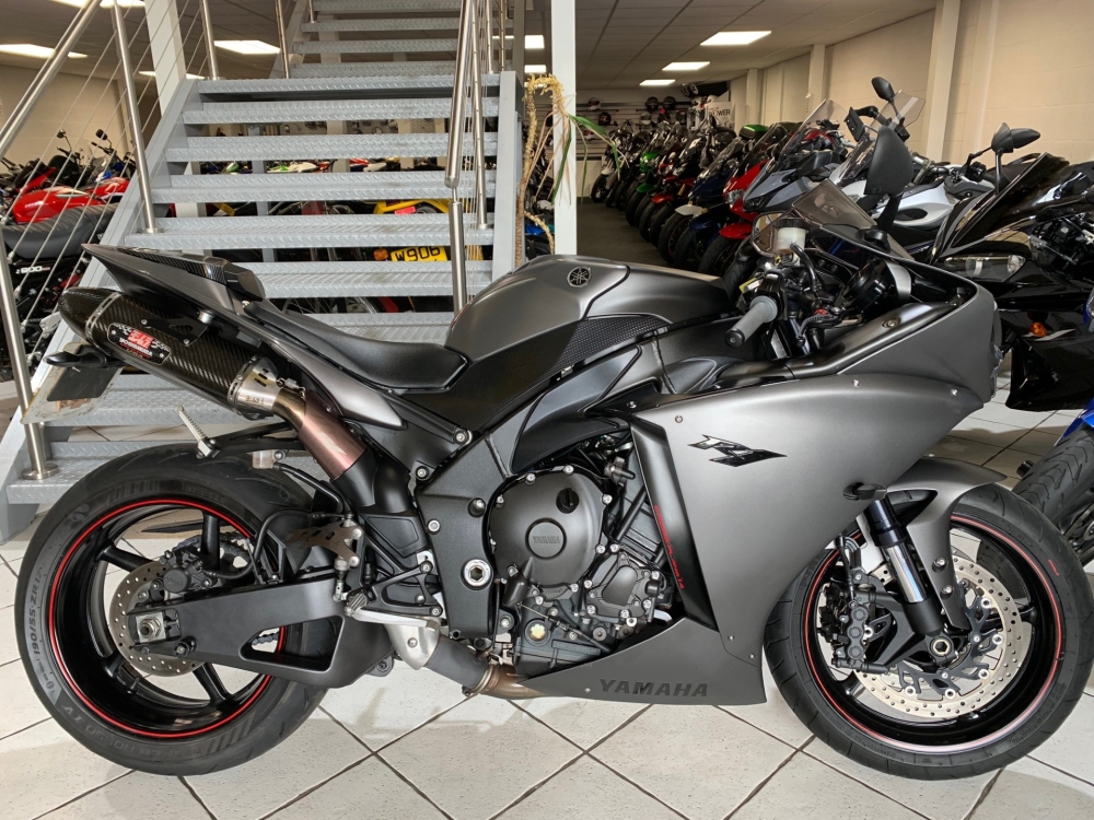 Yamaha R1