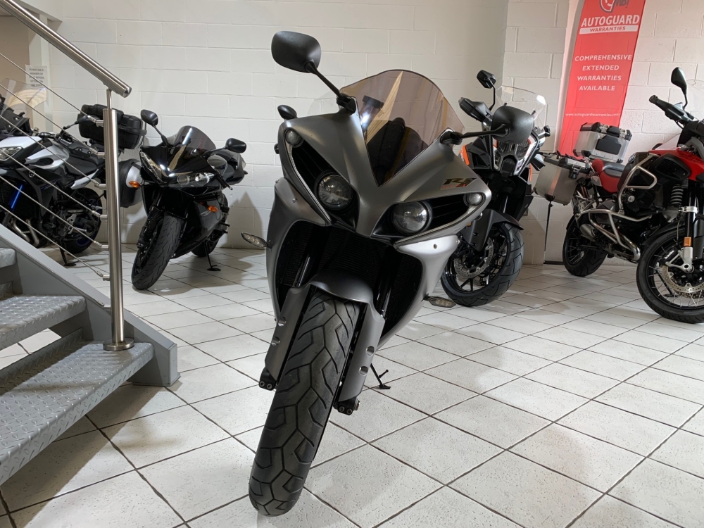 Yamaha R1
