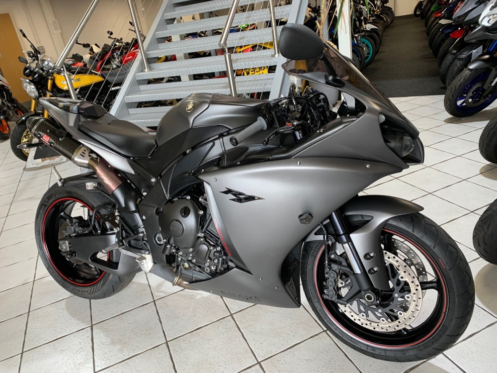 Yamaha R1