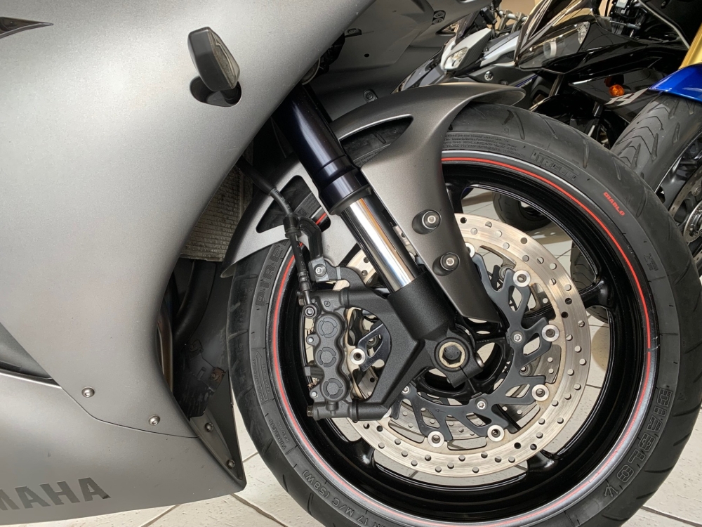 Yamaha R1