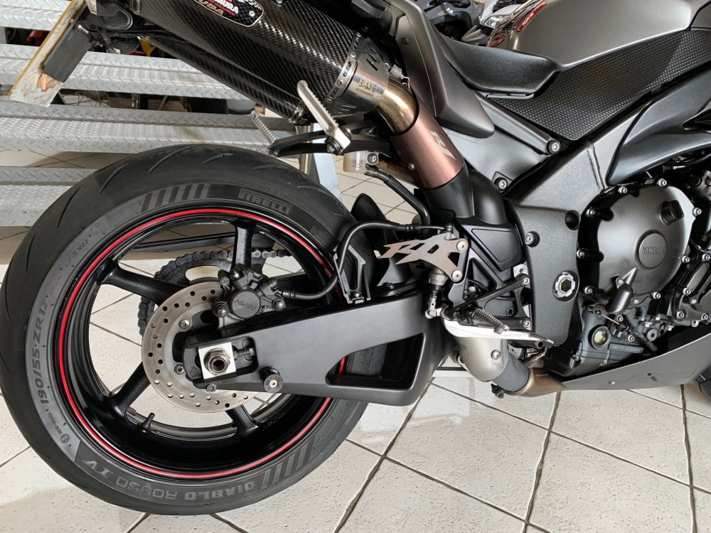 Yamaha R1