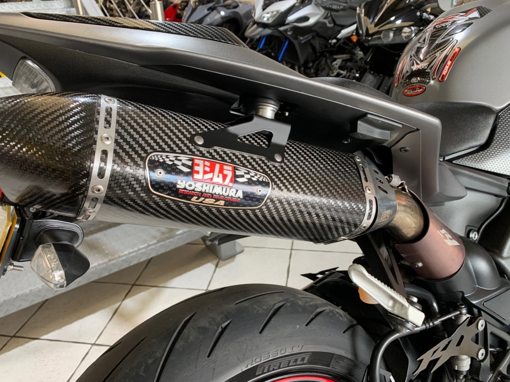 Yamaha R1