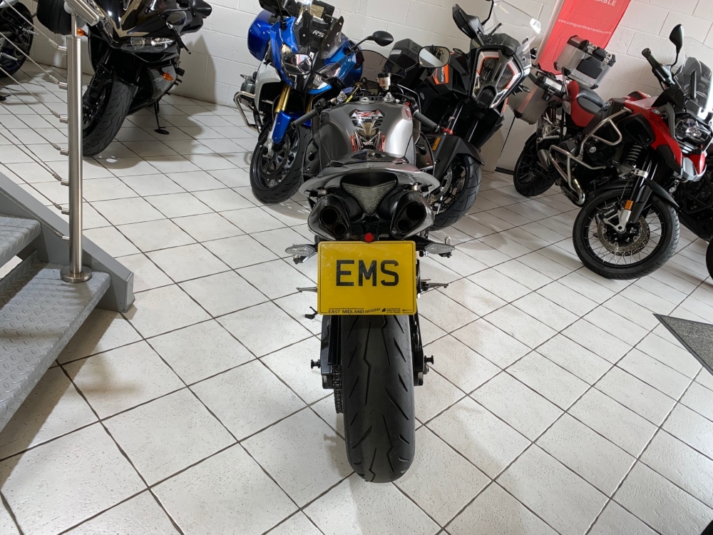 Yamaha R1