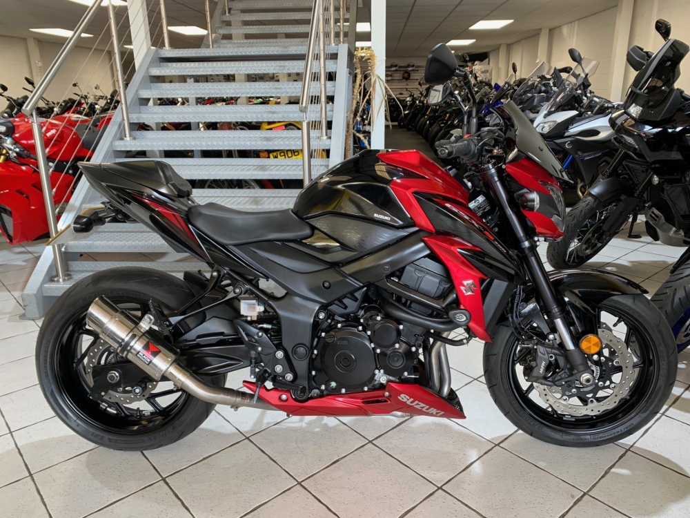 Suzuki GSX-S750