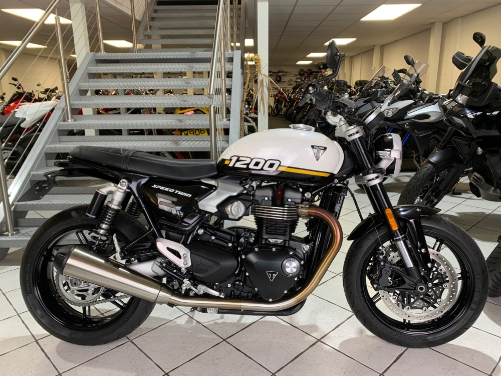 Triumph Speed Twin 1200