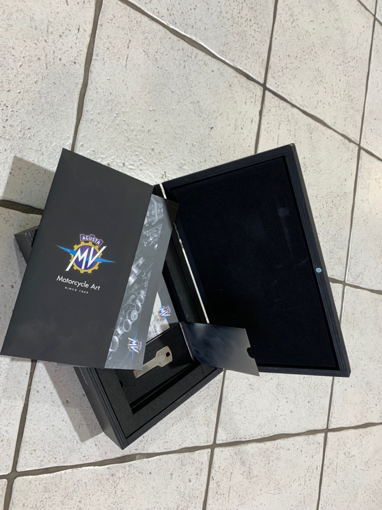 M.V Superveloce 800