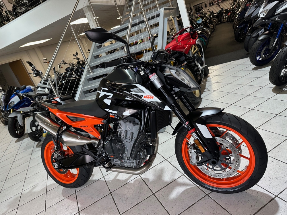 KTM 890 Duke GP