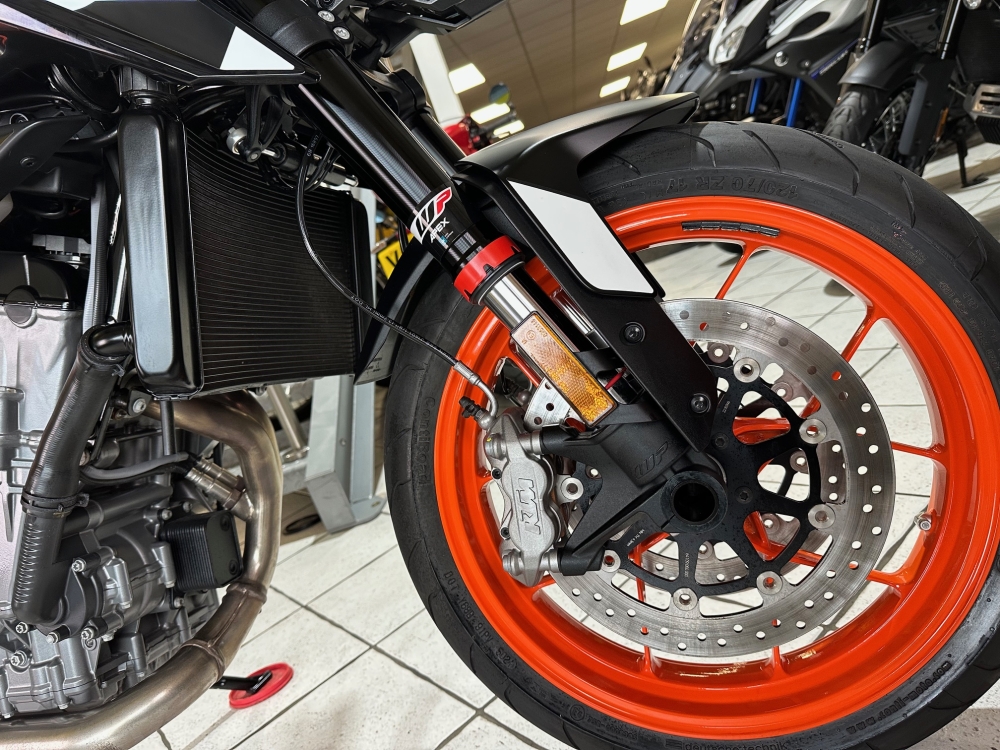 KTM 890 Duke GP