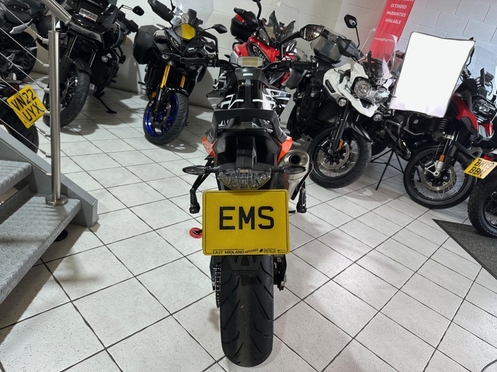 KTM 890 Duke GP