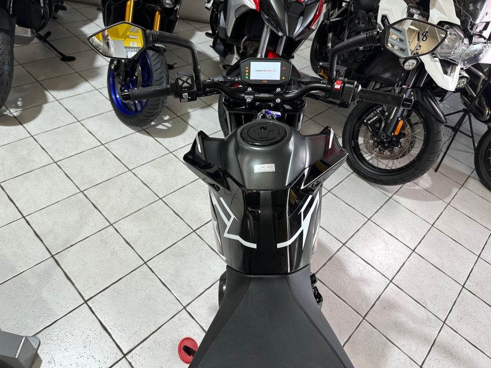 KTM 890 Duke GP