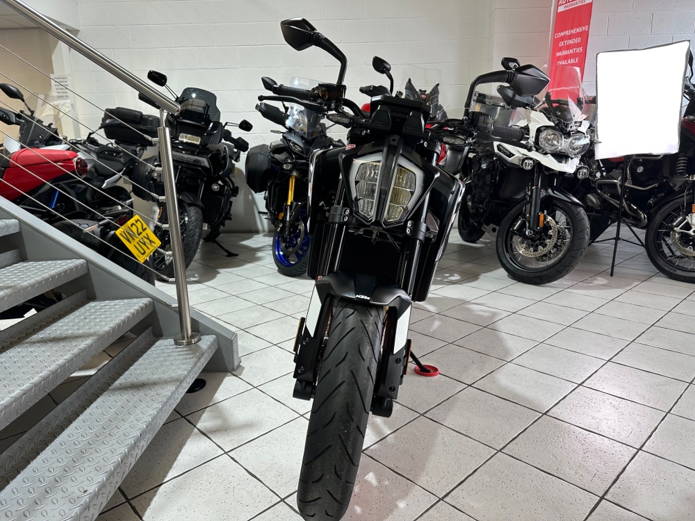 KTM 890 Duke GP