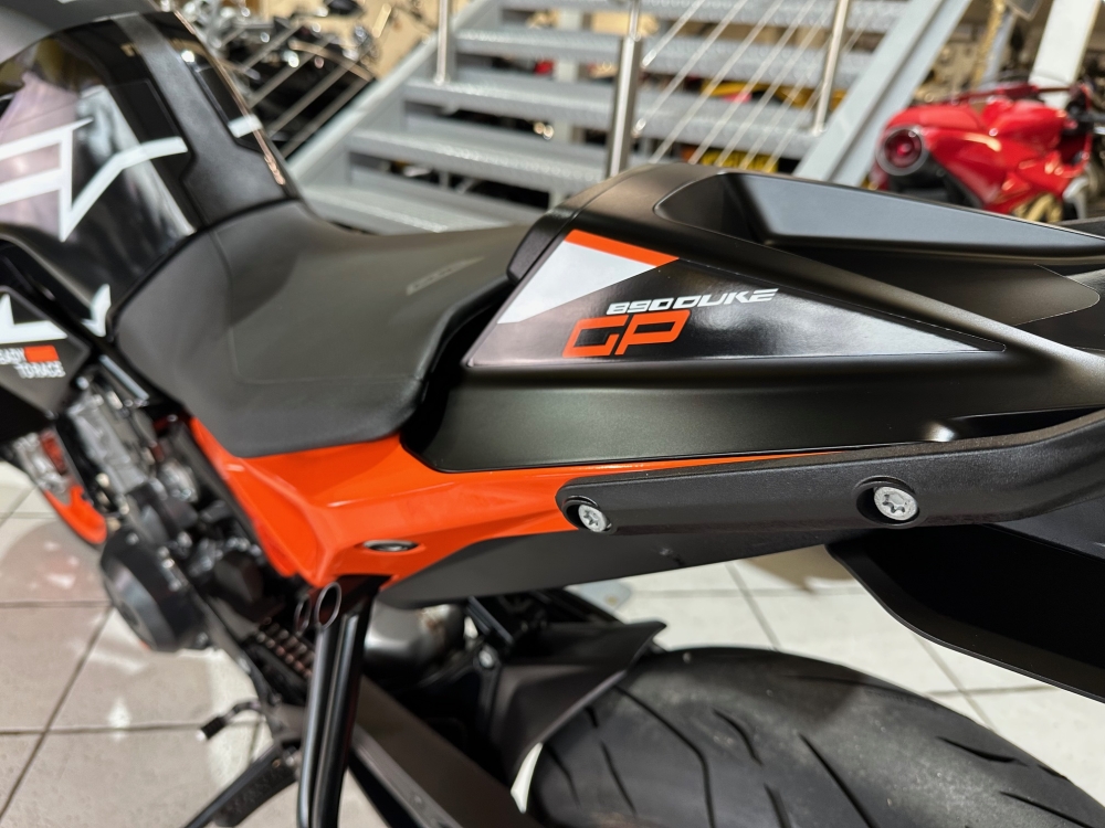 KTM 890 Duke GP