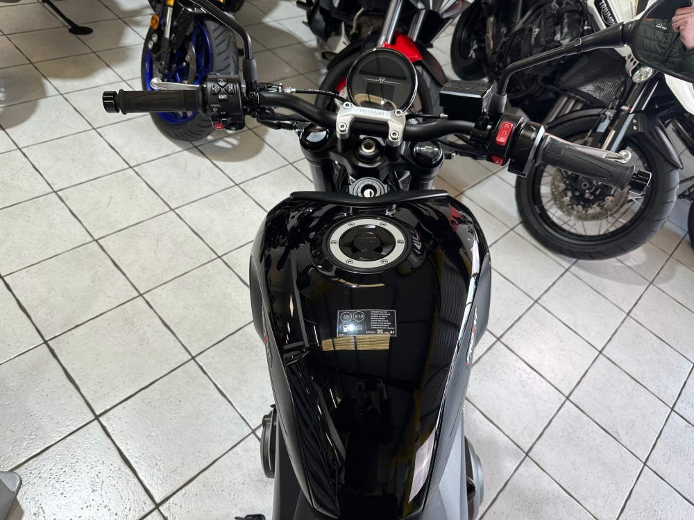 Triumph Trident 660