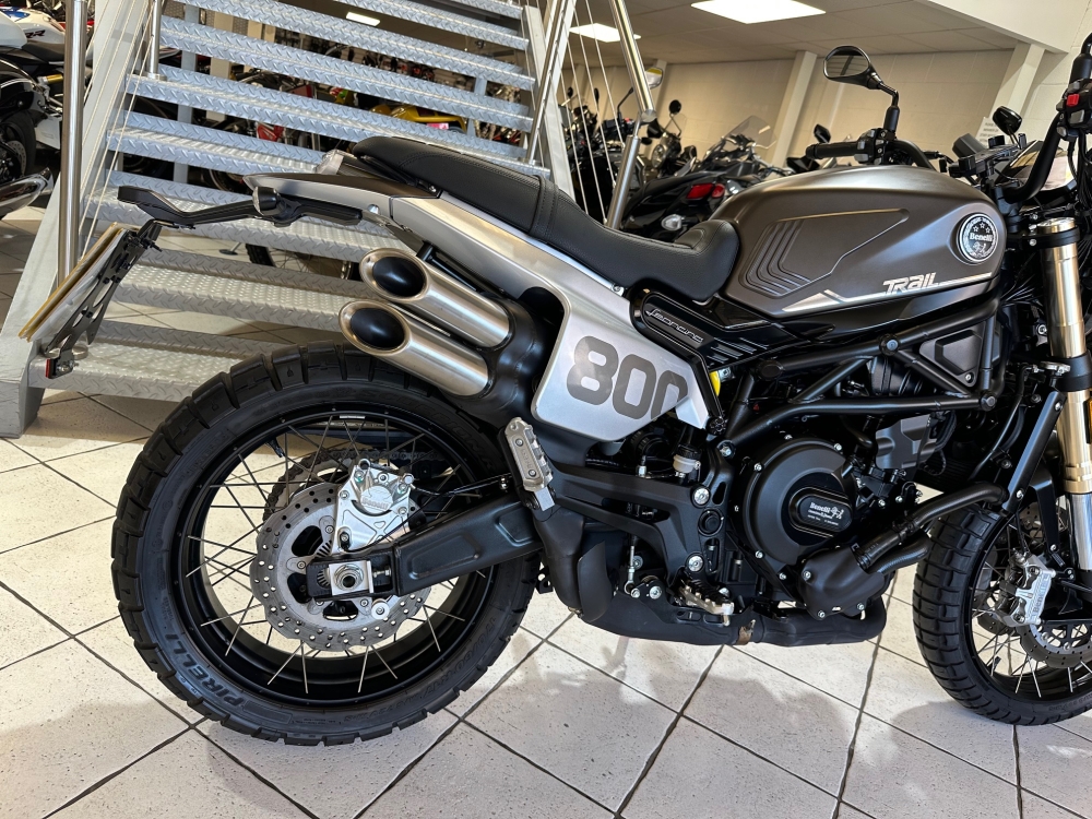 Benelli Leoncino 800 Trail