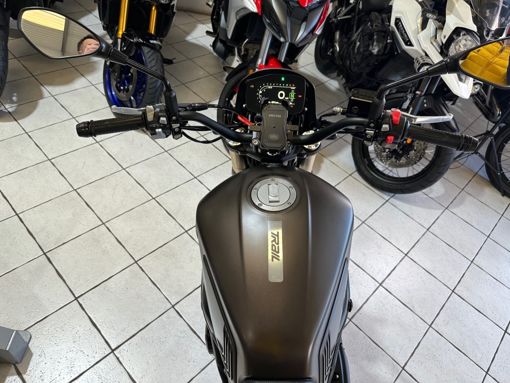 Benelli Leoncino 800 Trail
