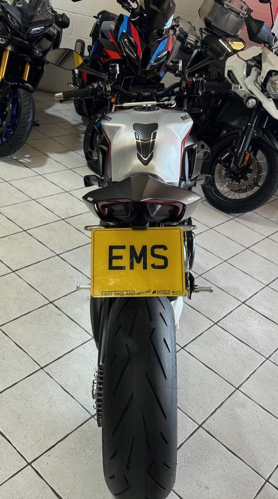 Ducati Streetfighter V4 SP