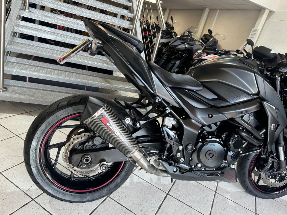 Suzuki GSX-S750