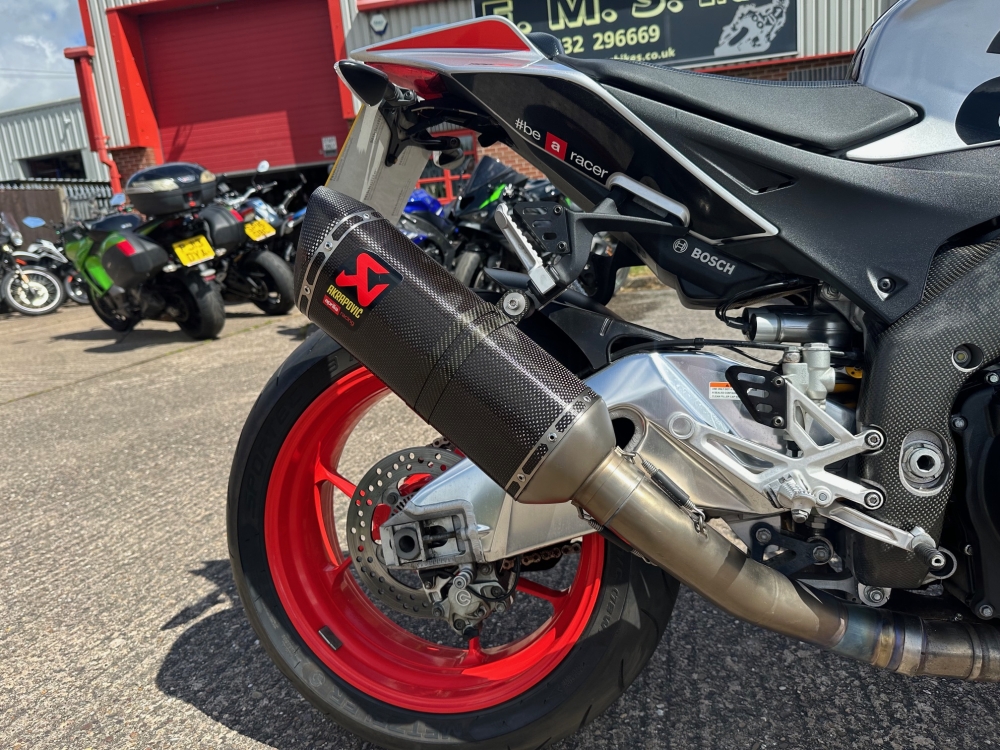 Aprilia Tuono 1100 V4 Factory