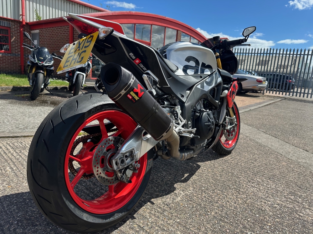 Aprilia Tuono 1100 V4 Factory