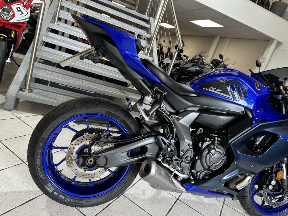 Yamaha YZF R7