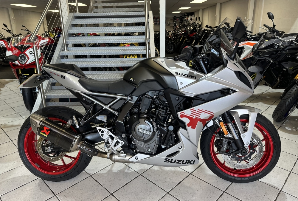 Suzuki GSX-8R
