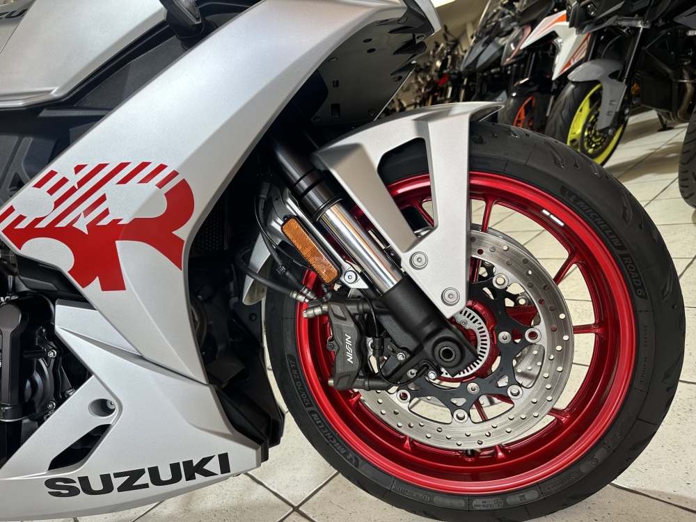 Suzuki GSX-8R