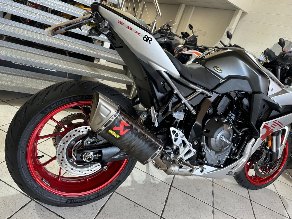 Suzuki GSX-8R