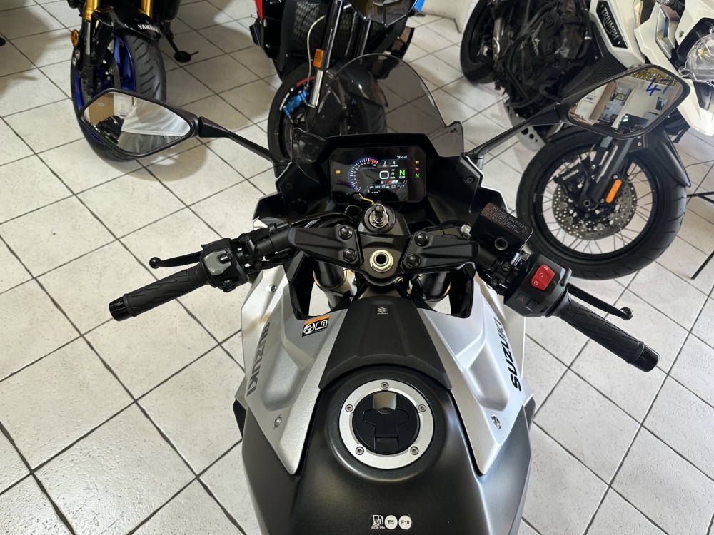 Suzuki GSX-8R