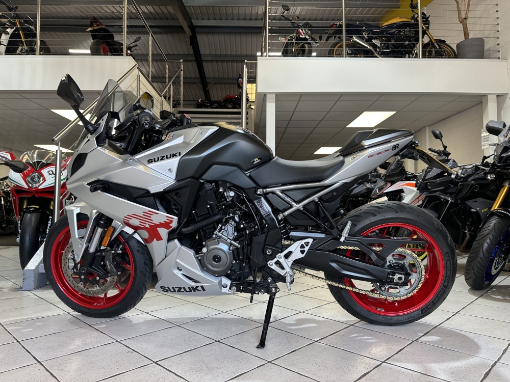 Suzuki GSX-8R