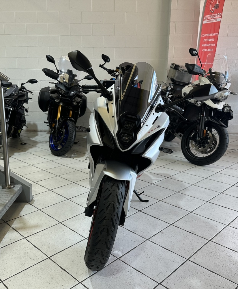 Suzuki GSX-8R