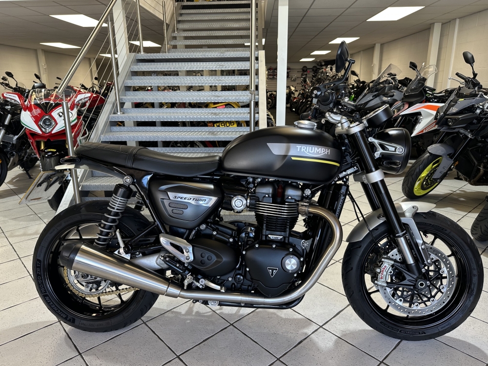 Triumph Speed Twin 1200