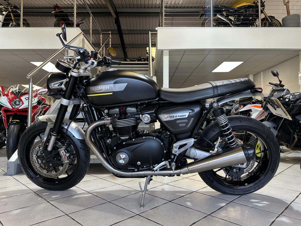 Triumph Speed Twin 1200