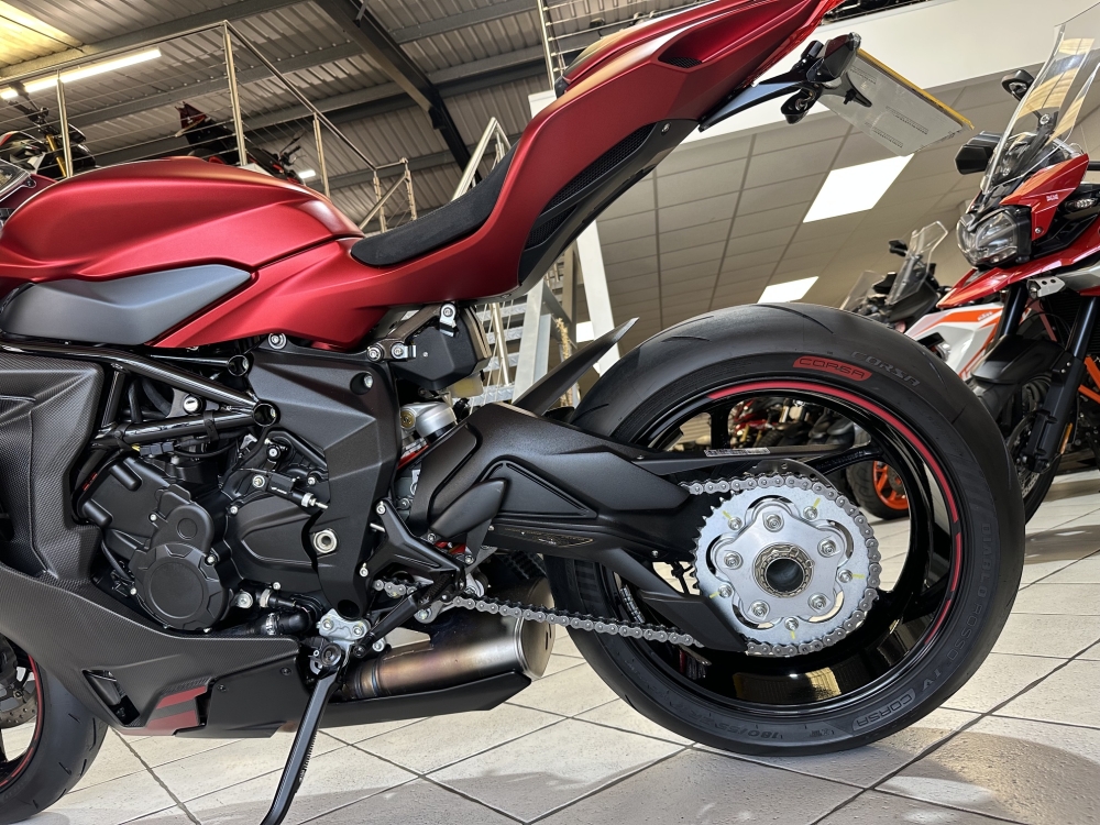 M.V F3 RR