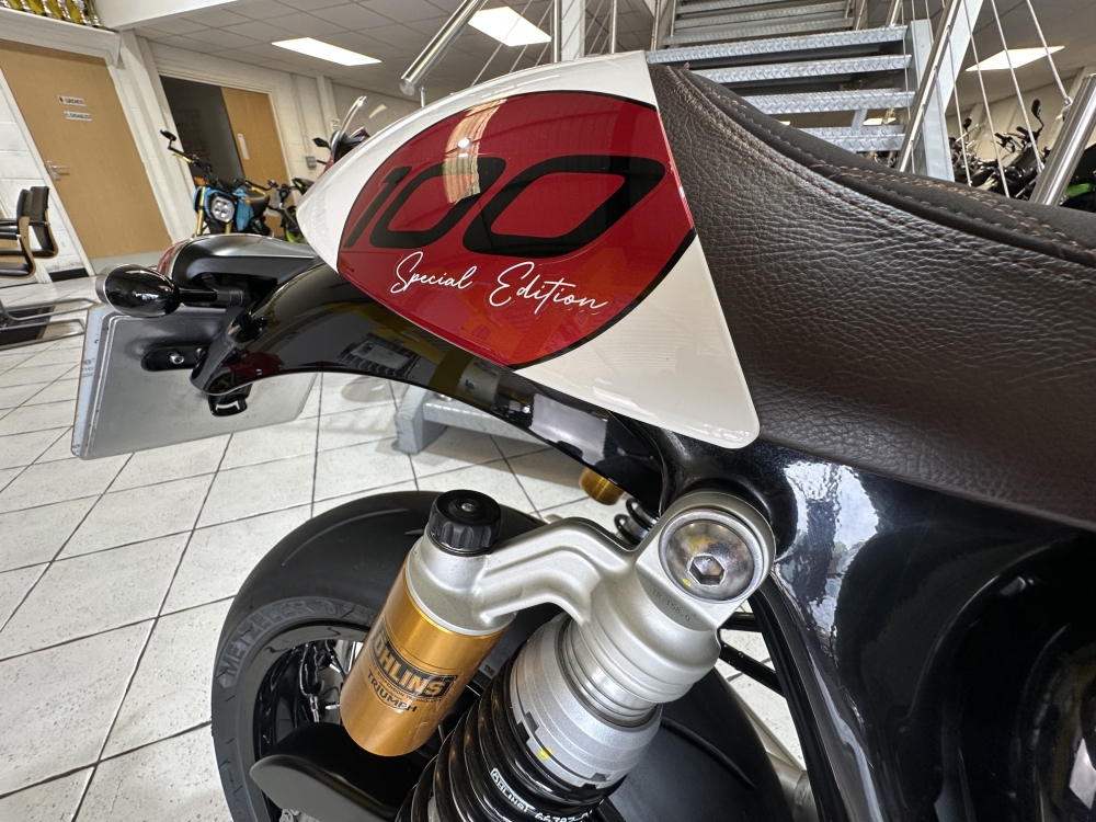 Triumph Thruxton RS Ton Up Edition
