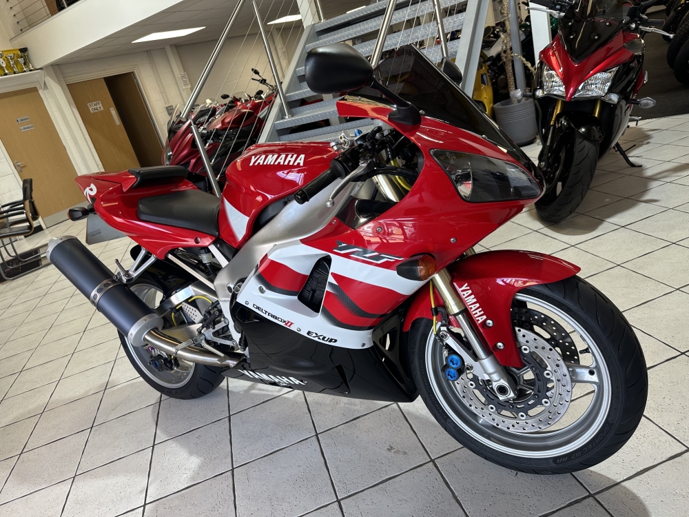 Suzuki R1