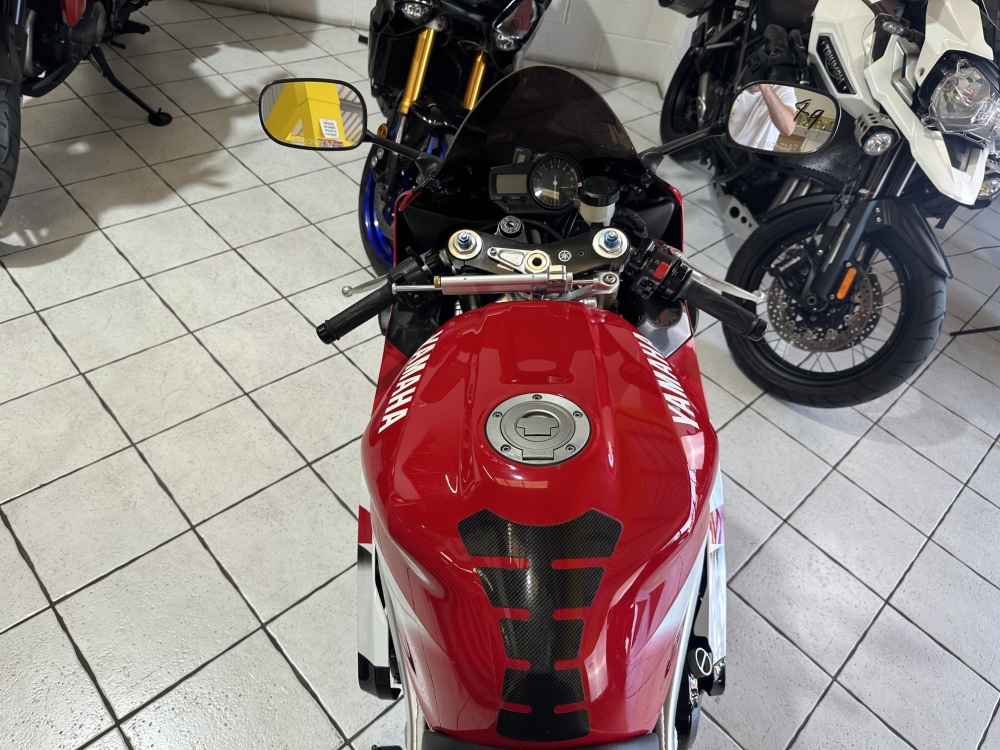 Suzuki R1