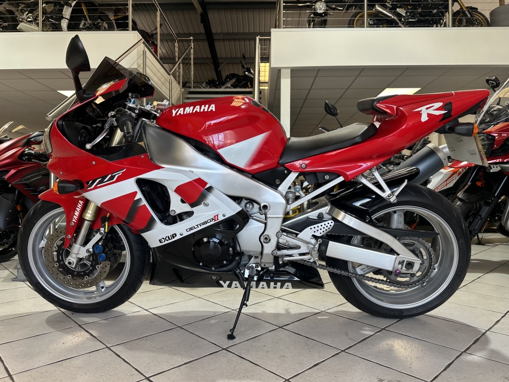 Suzuki R1