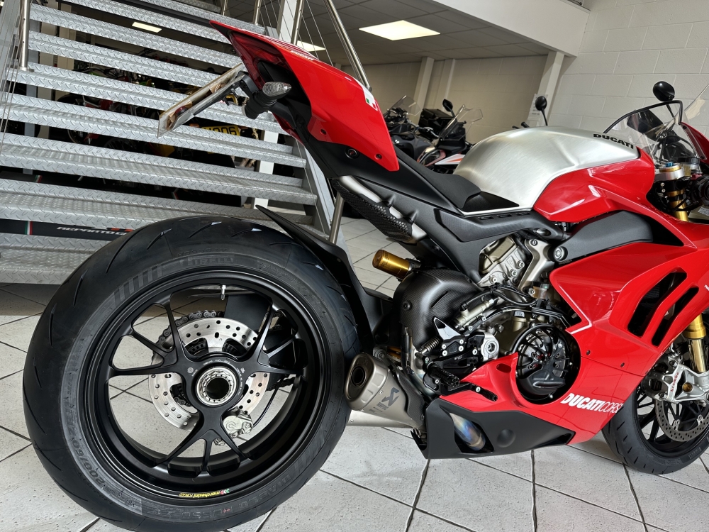 Ducati Panigale V4 R