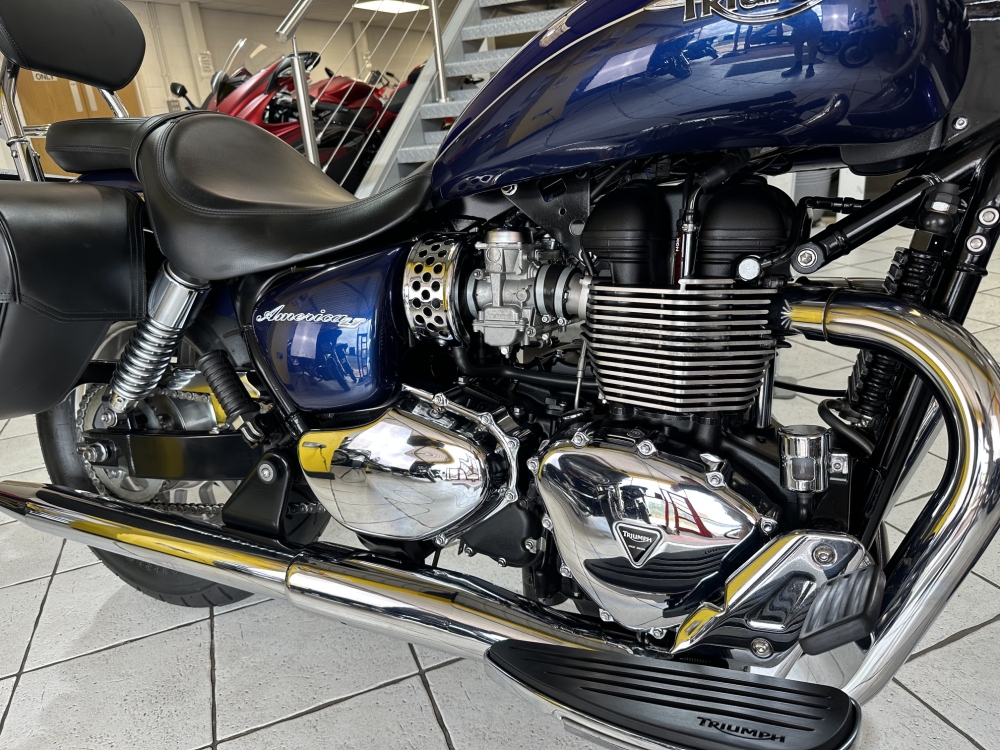 Triumph Bonneville America LT