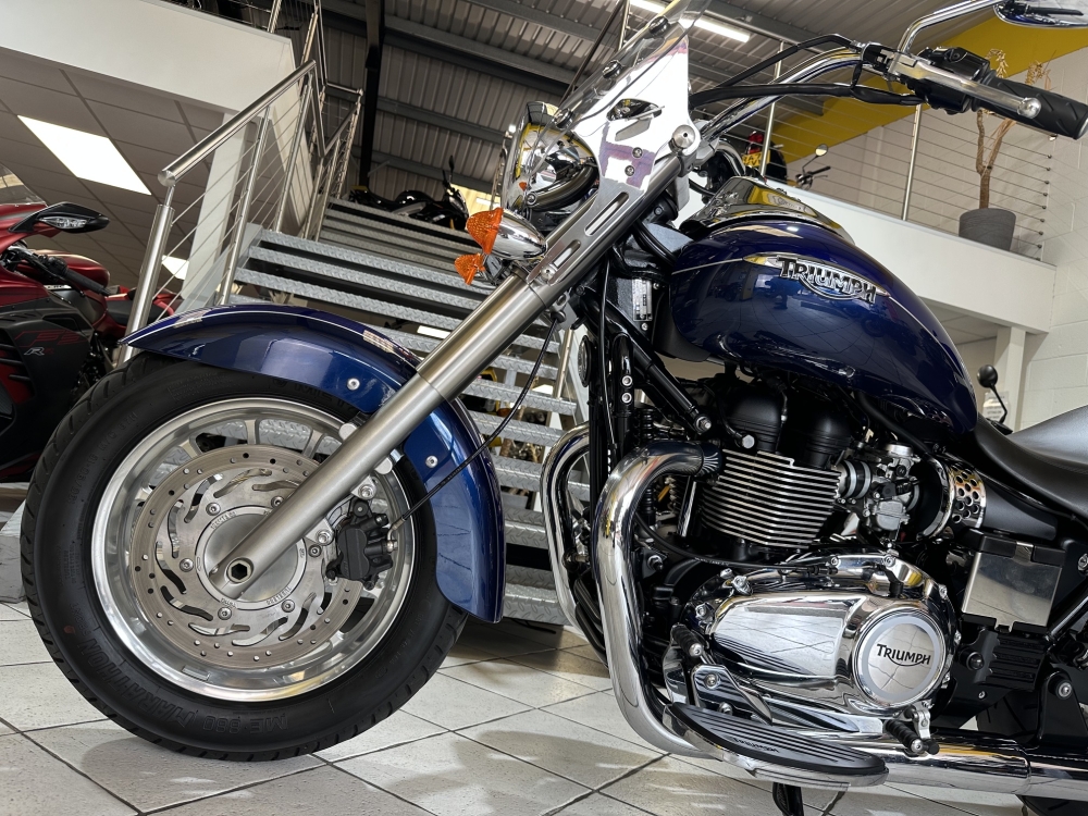 Triumph Bonneville America LT