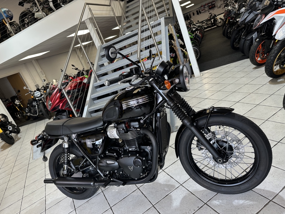 Triumph Bonneville T100 Black