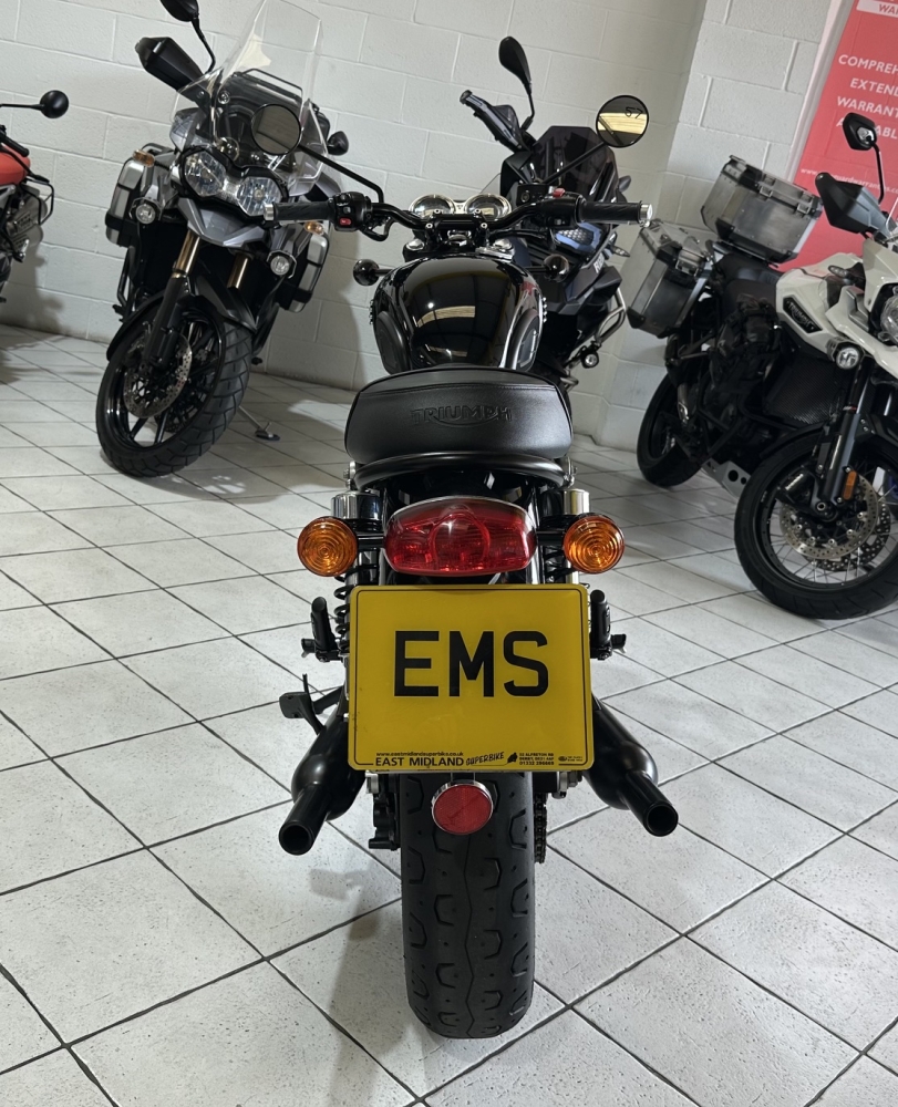 Triumph Bonneville T100 Black