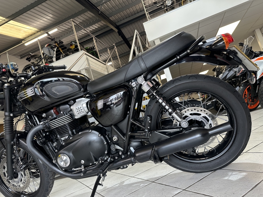 Triumph Bonneville T100 Black