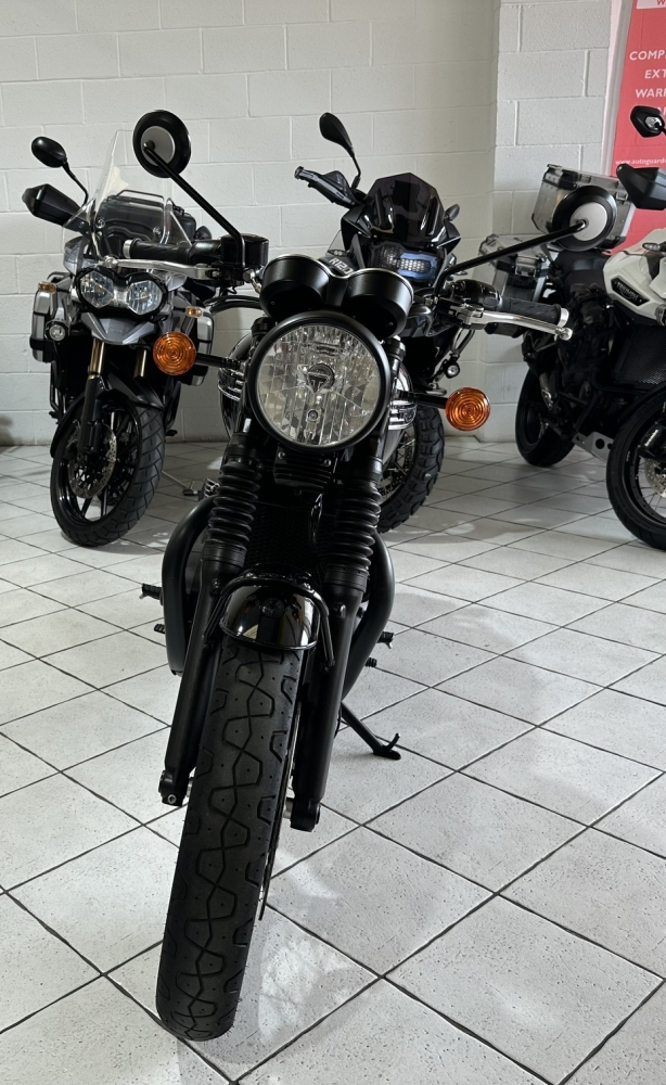 Triumph Bonneville T100 Black
