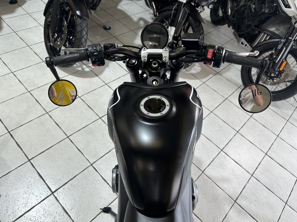 Triumph Trident 660