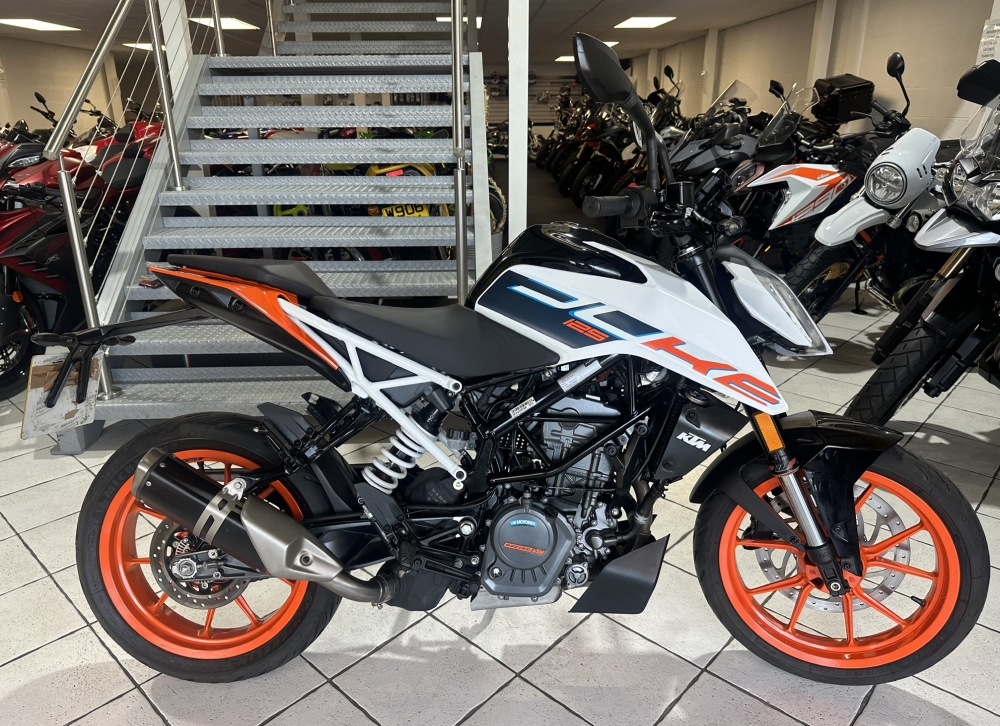 KTM Duke 125